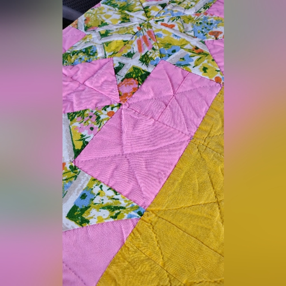 VINTAGE HAND STITCHED STAR QUILT - Picture 5 of 8
